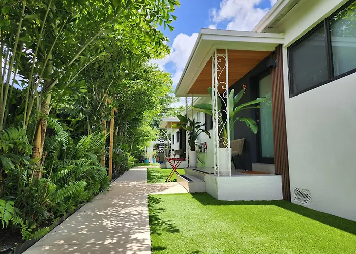 Casa Cuba In Little Havana, Brickell, Calle 8 And 10 Minutes To The Beach Free Parking